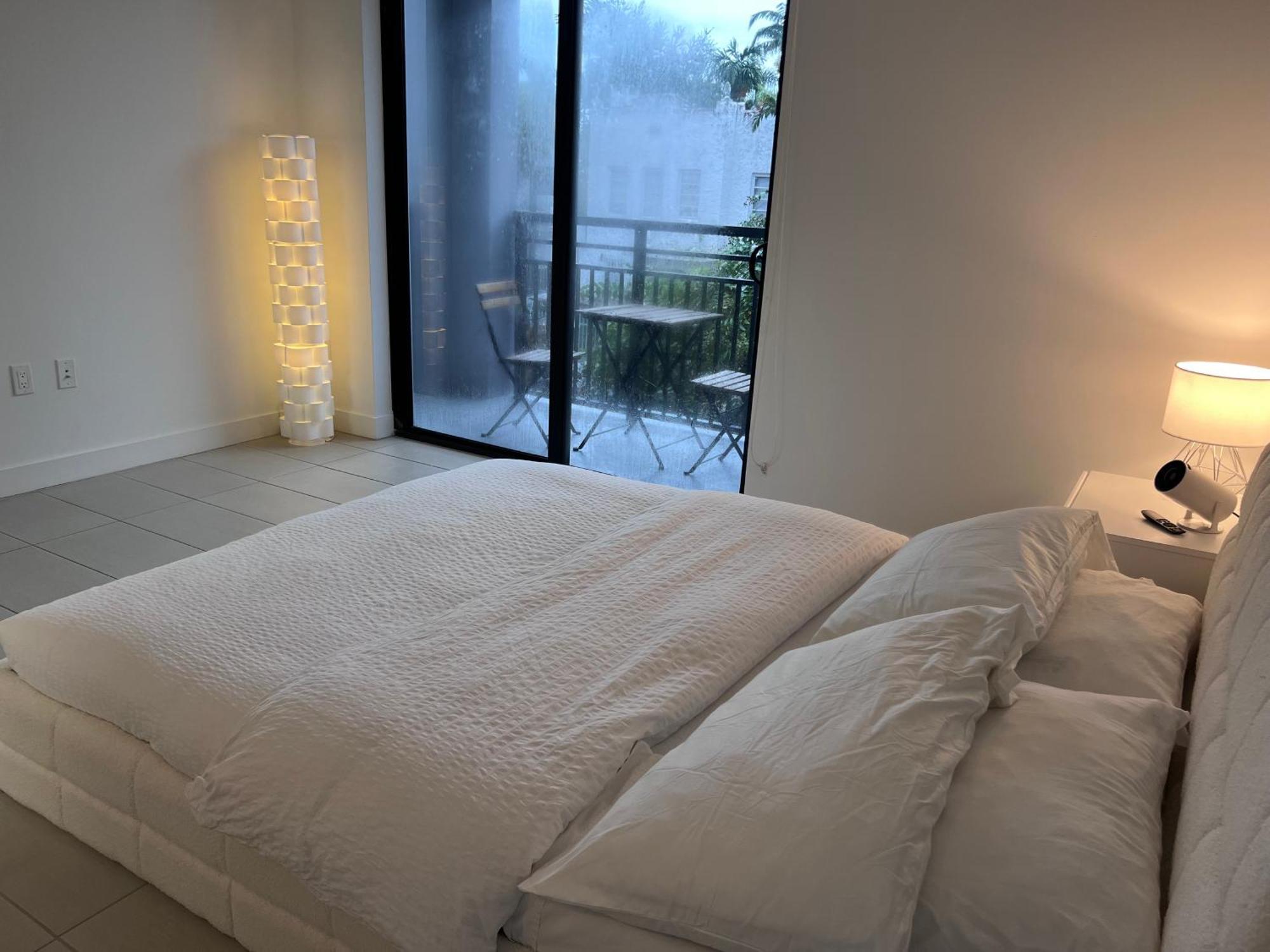 Master Bed Room In Calle Ocho Miami Exterior foto
