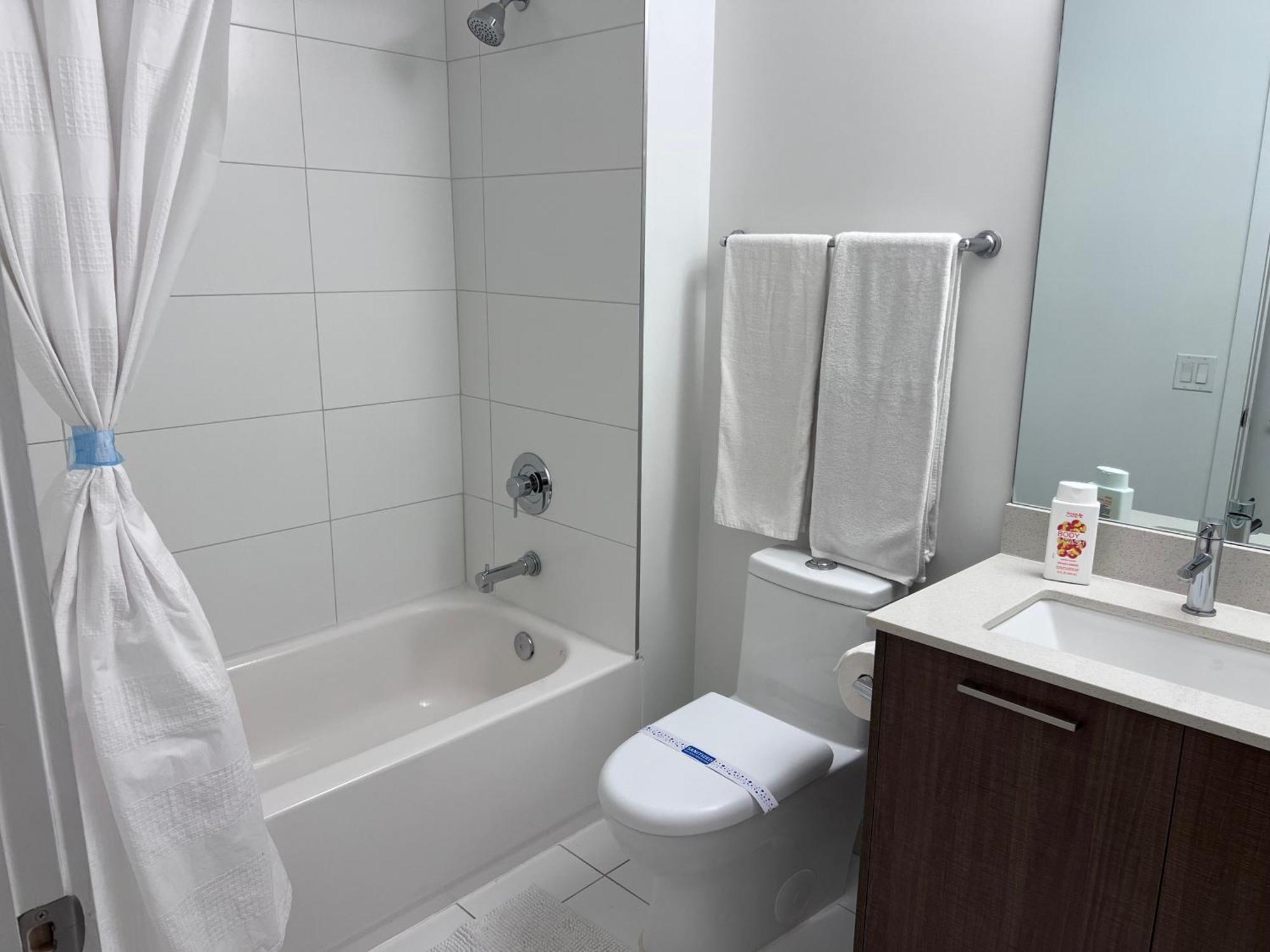Master Bed Room In Calle Ocho Miami Exterior foto